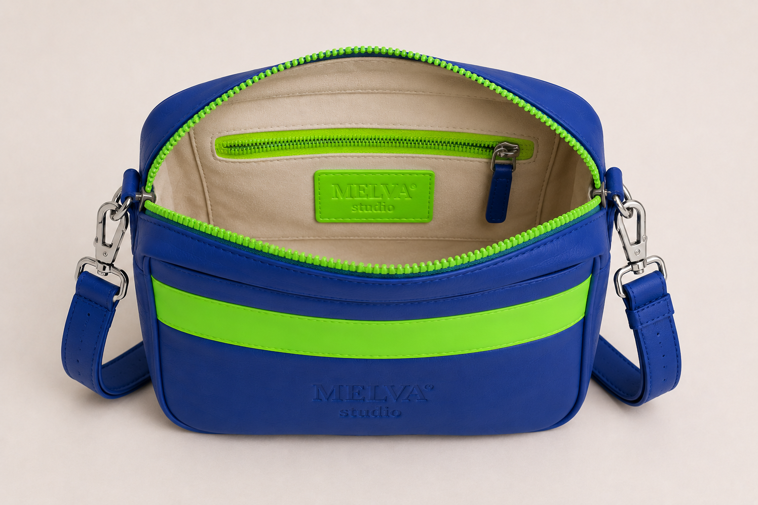 MELVA° Bag blue green inside the bag